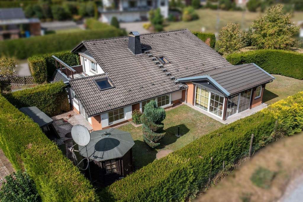 Immobilie in Unzenberg - Besonderer Bungalow mit ansprechender Architektur auf weitläufigem Grundstück - Bild 4