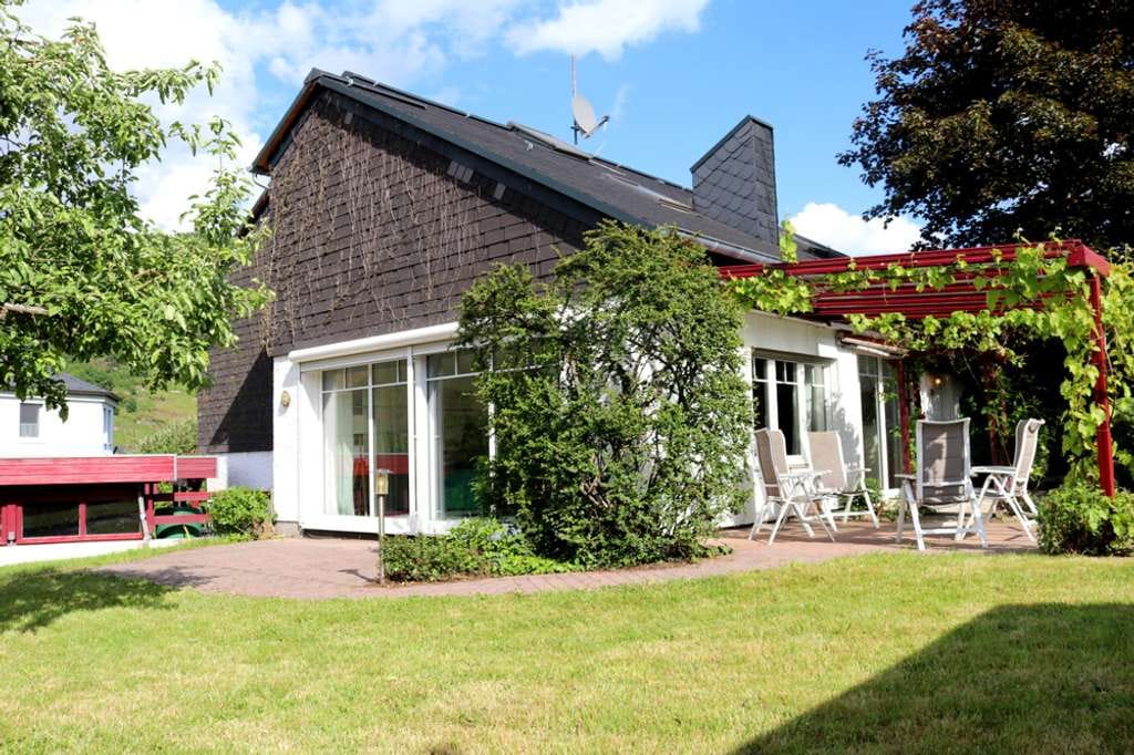 Immobilie in Traben-Trarbach - Tolles Einfamilienhaus mit Einliegerwohnung & tollem Garten - Bild 1