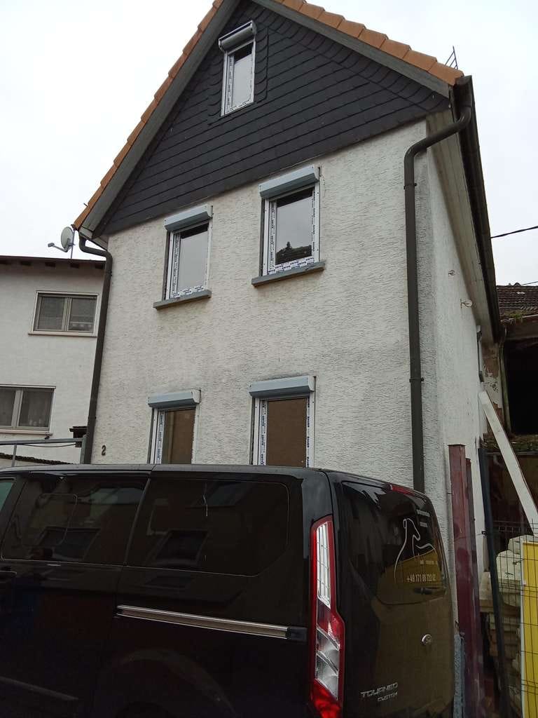Immobilie in Pohlheim - Kernsaniertes Einfamilienhaus mit Innenhof – 4 Zimmer auf ca. 130 m² Wohnfläche - Bild 0