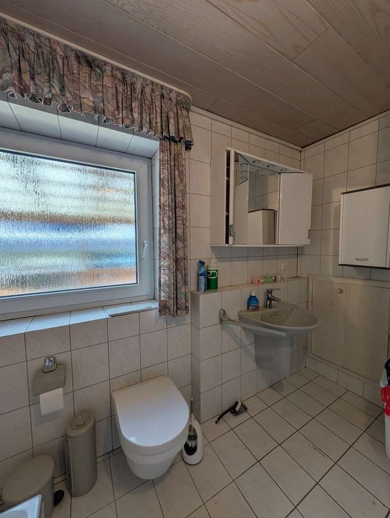 Immobilie in Hüllhorst - Großes Grundstück in Hüllhorst: Einfamilienhaus mit Potenzial zur Neugestaltung - Bild 4