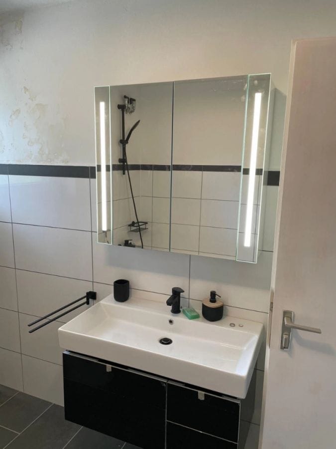 Immobilie in Aschheim - Preisreduzierung: Großzügiges Reihenhaus mit zwei Balkonen, einer Dachterrasse und 2 Garagen - Bild 3