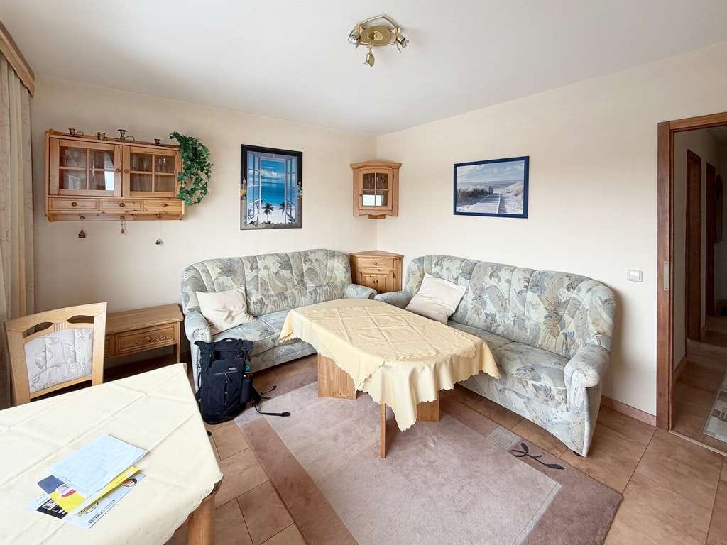 Immobilie in Plön - Wohnen mit Panorama – Stilvolle Wohnung im 11. OG mit Blick über den Plöner See - Bild 3