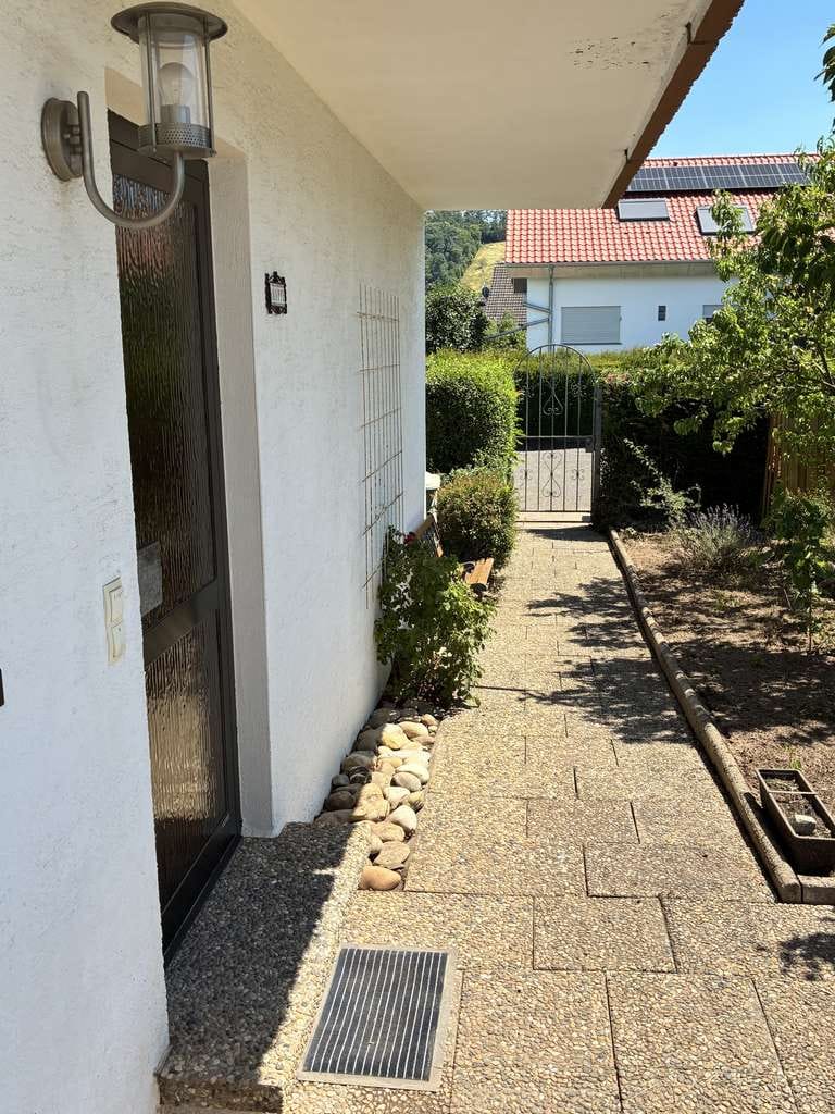 Immobilie in Cleebronn - Familienfreundliche Doppelhaushälfte in ruhiger Sackgasse – sonniger Südgarten & viel Potenzial - Bild 2