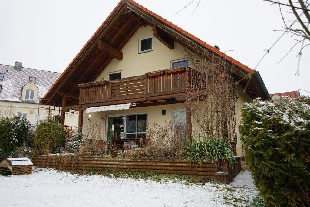 Immobilie in Großhabersdorf - Wunderschönes Einfamilienhaus mit Kachelofen, Doppelgarage- Garten-90613 Großhabersdorf/OT Vincenzenbronn - Bild 0