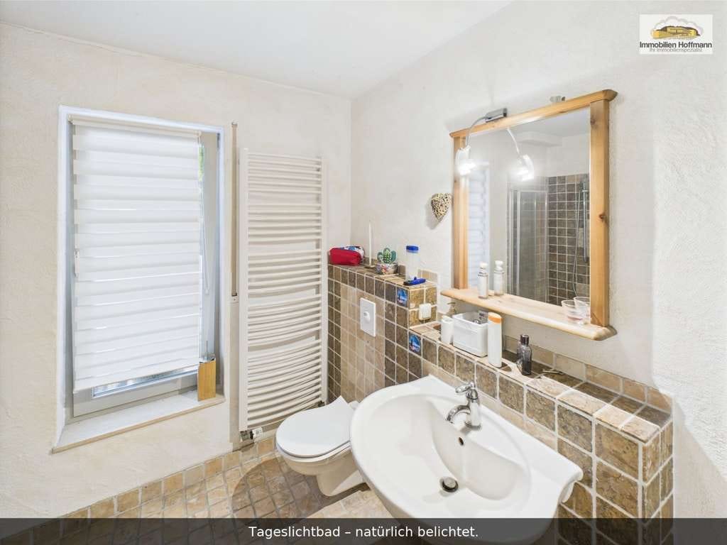 Immobilie in Hösbach - Familienparadies in Hösbach | 215 m² Wfl. | 9 Zimmer | Wintergarten | 2 Garagen - Bild 4