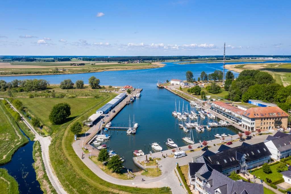 Immobilie in Trassenheide - Kapitalanlage Ostsee: Saniertes Villenanwesen zur Ferienvermietung mit 9 Appartements - Bild 2