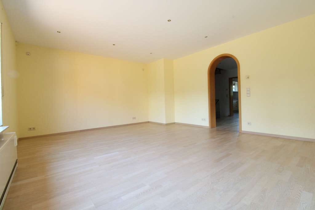 Immobilie in Karlsbad - Platz für die ganze Familie: Sofort bezugsfreie DHH mit Garage in Karlsbad-Langensteinbach - Bild 4