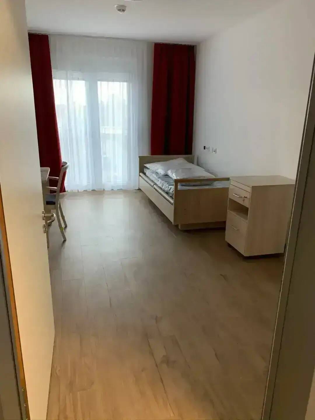 Immobilie in Kolbermoor - ... Bereits solide VERMIETET - APPARTEMENT - Senioren- und Pflegeheim - Bild 2