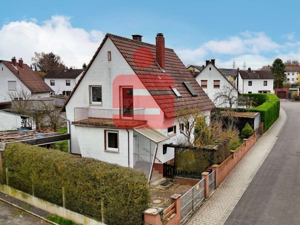 Immobilie in Göllheim - Freistehendes Einfamilienhaus mit Garten und 5 Zimmern - Bild 0
