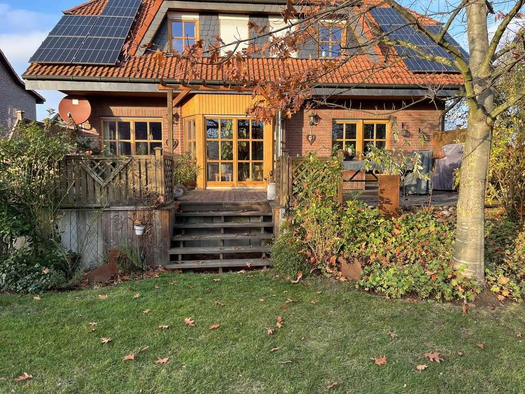 Immobilie in Sehnde - Einfamilienhaus auf dem Dorf vor den Toren Hannovers zu verkaufen / von Privat - Bild 1