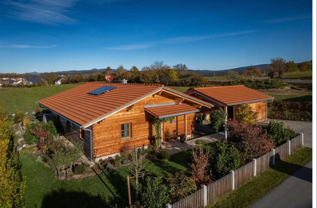 Immobilie in Hinterschmiding - Traum-Bungalow mit herrlichem Ausblick Nähe Freyung - Bild 0
