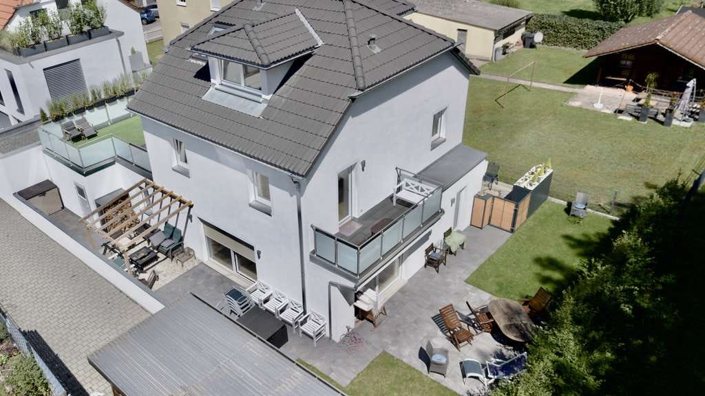 Immobilie in Unterföhring - Architekten-Haus in idyllischer A1-Mikrolage, Raumwunder, 300m Luftlinie zur Isar, 8km v. Zentrum!  - Bild 0