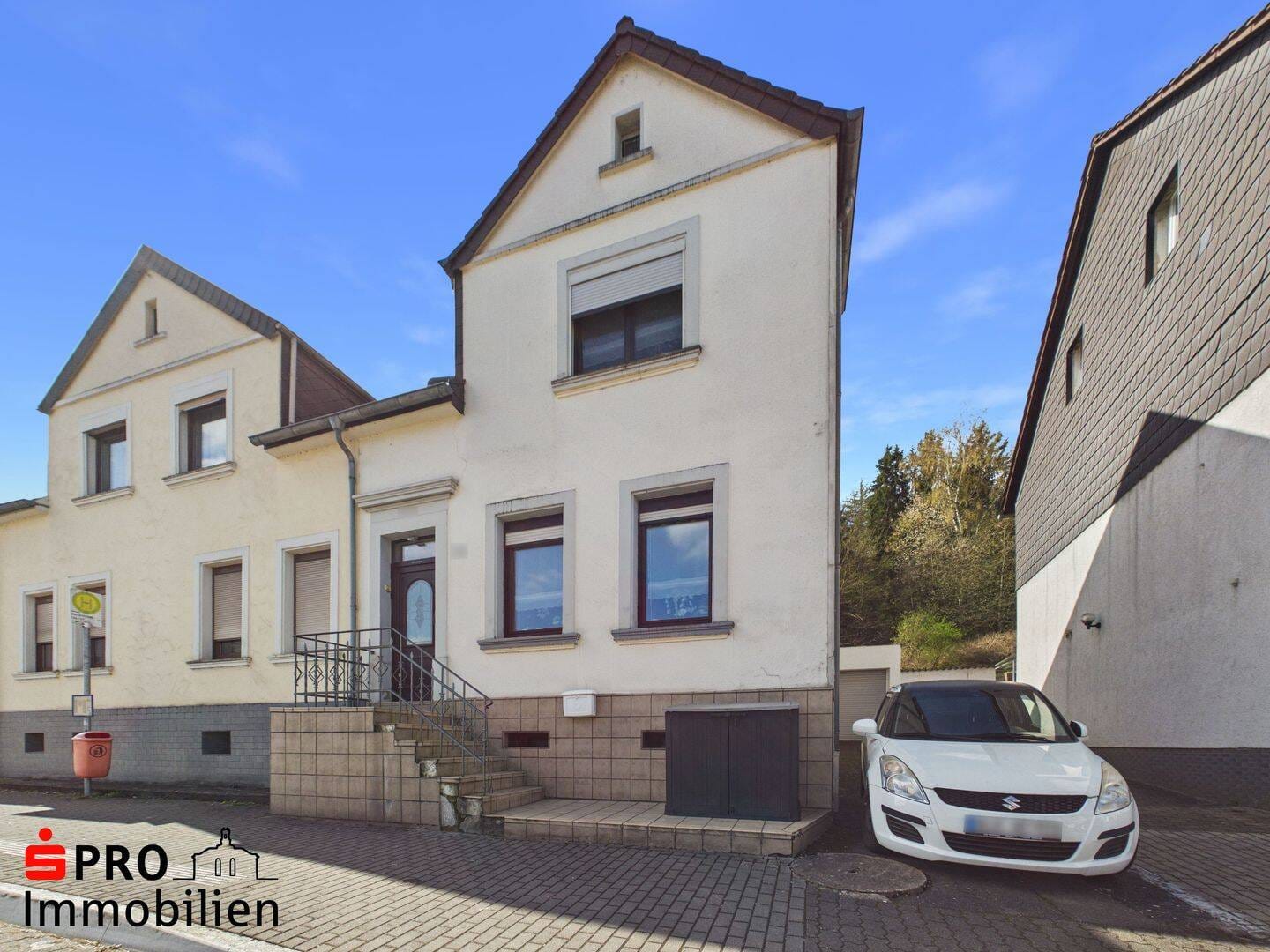 Immobilie in Großrosseln - Charmantes Einfamilienhaus mit großem Garten - Bild 1