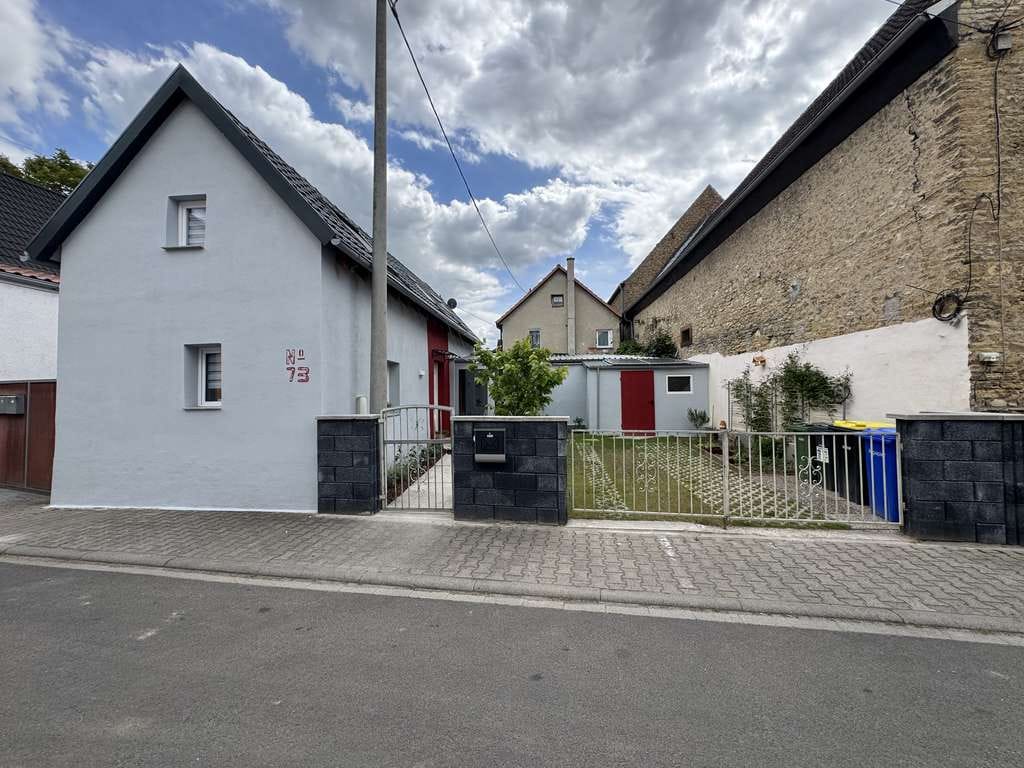 Immobilie in Eich - Neuwertig und liebevoll gestaltetes Einfamilienhaus - Bild 1