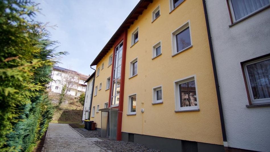 Immobilie in Furtwangen im Schwarzwald - Vermietete 3-Zimmer-Wohnung in ruhiger Lage von Furtwangen - Bild 1