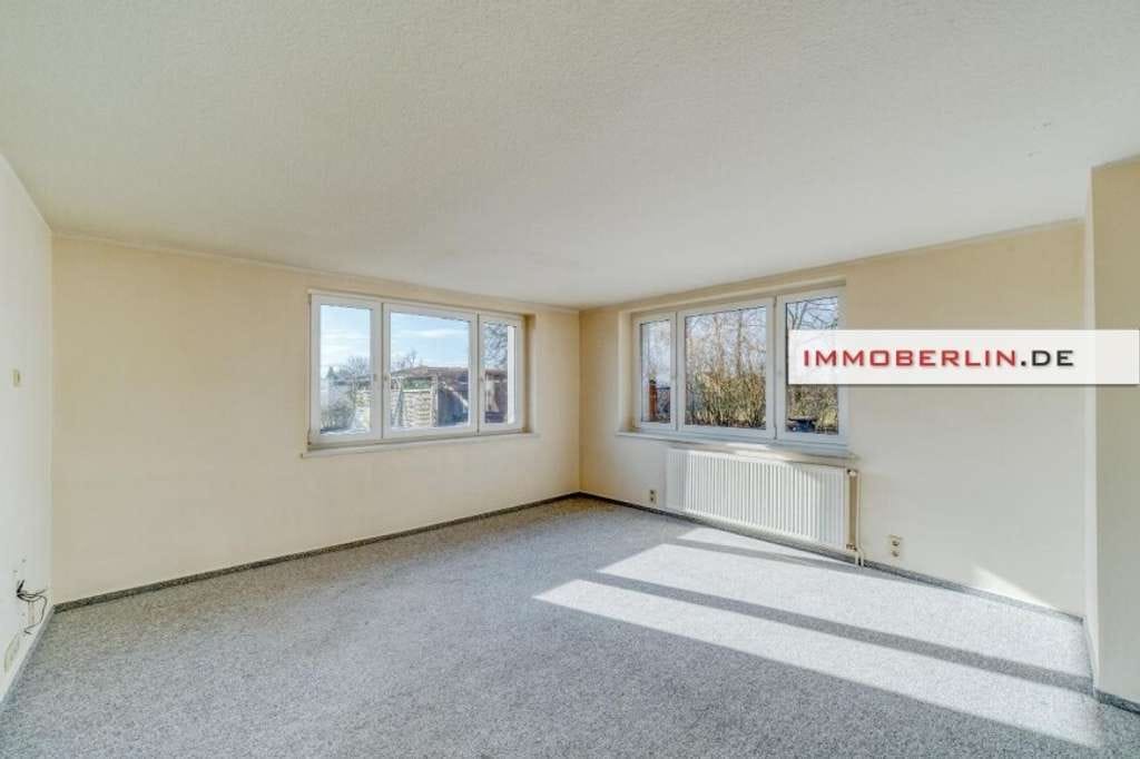 Immobilie in Velten - IMMOBERLIN.DE - Interessantes Haus mit Potenzial, Garage & Nebengebäude in ländlicher Lageharmonie - Bild 3