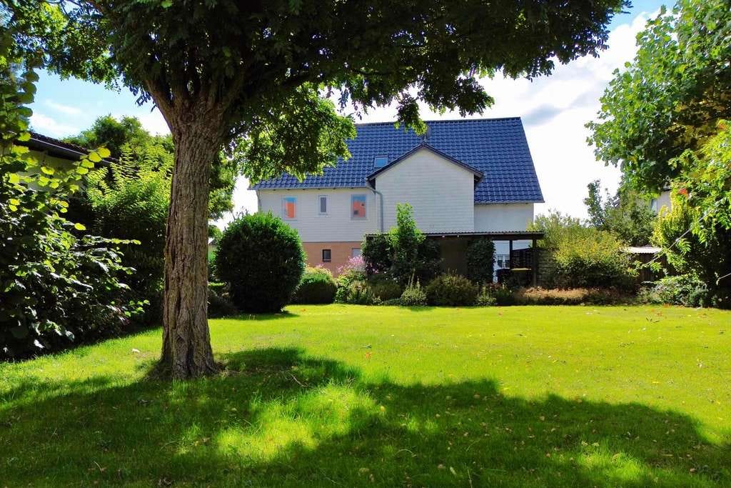 Immobilie in Seesen - Familienfreundliches Mehrgenerationenhaus mit 2 WE & ELW in Rhüden! - Bild 1