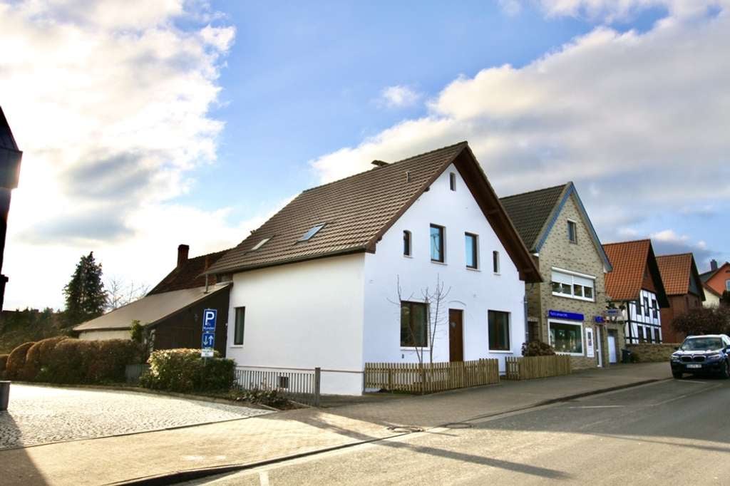 Immobilie in Söhlde - Einziehen, wohnen, wohlfühlen! Viel Platz und großer Garten! - Bild 1