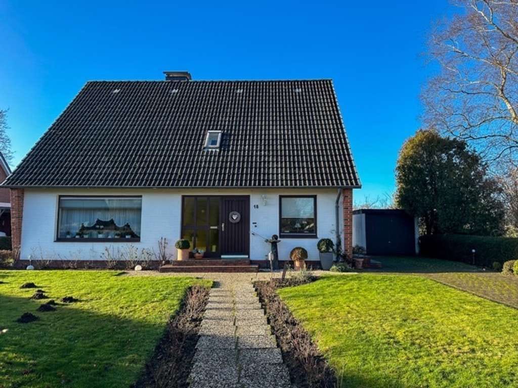 Immobilie in Tellingstedt - Großzügiges Einfamilienhaus in ruhiger Lage mit Wiesenblick in Tellingstedt zu verkaufen - Bild 0
