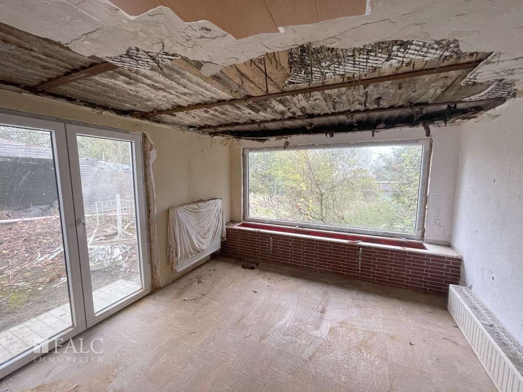 Immobilie in Rehlingen-Siersburg - Idyllisches Landhaus mit Scheune, Garage & Brunnen – Entwicklungspotenzial! - Bild 3