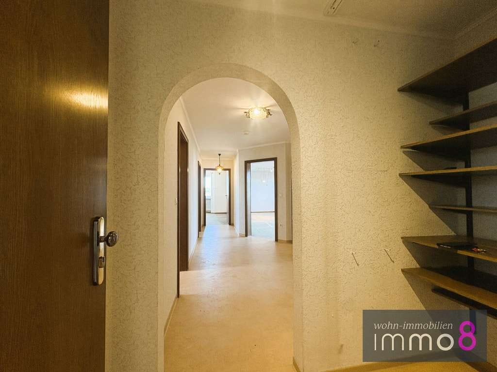 Immobilie in Meitingen - Über den Dächern von Meitingen - 3-Zimmer-Dachgeschosswohnung mit großer Loggia und Weitblick! - Bild 2