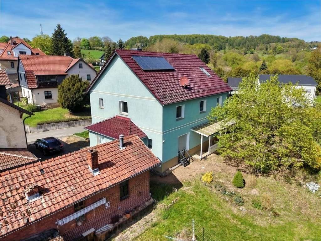Immobilie in Bad Liebenstein - Ein Zuhause, zwei Möglichkeiten – stilvoll saniert & bereit für Ihre Zukunft - Bild 2