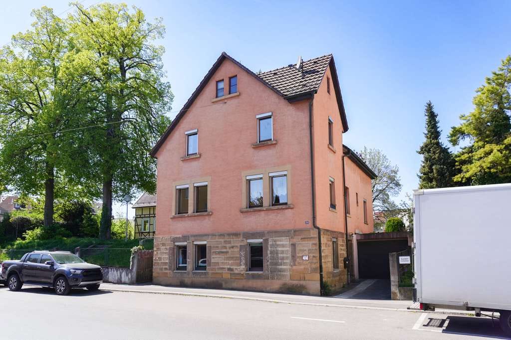 Immobilie in Heilbronn - Historisches Wohnhaus mit 9 Zimmern und Garten auf 452m² Grundstück in zentraler Lage von Böckingen - Bild 0