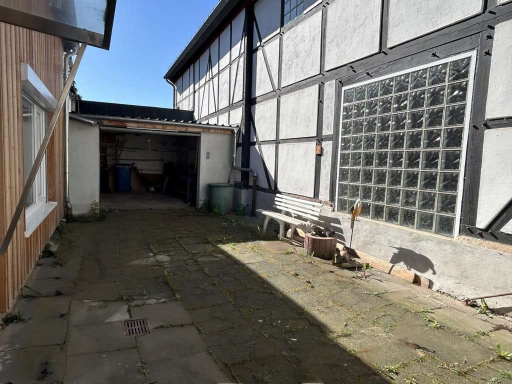 Immobilie in Mechernich - Charmantes Fachwerkhaus mit Innenhof und Garage in zentraler Lage von Kommern - Bild 1