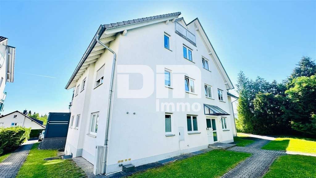 Immobilie in Bad Emstal - Gepflegte Maisonette Wohnung mit Studio 2x Balkon und PKW Stellplatz in Traumlage - Bild 0