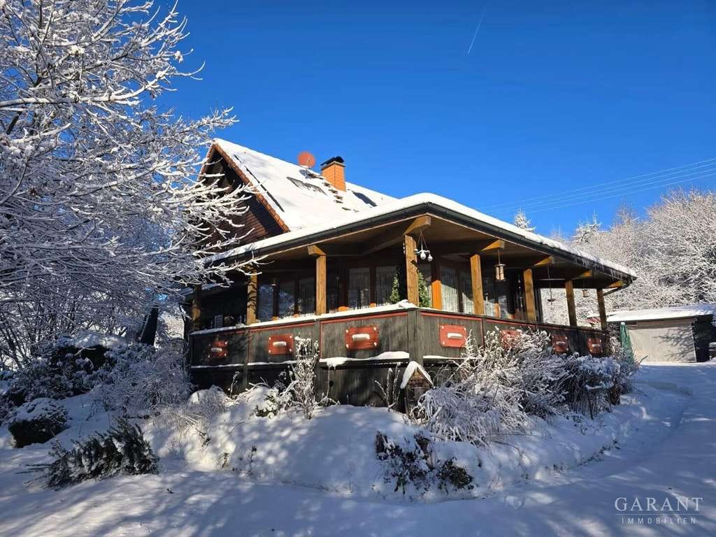 Immobilie in Steinbach am Wald - Exklusives, traumhaftes Einfamilienhaus in idyllischer Lage! - Bild 0