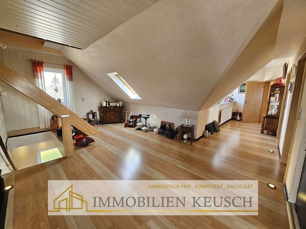Immobilie in Langwedel - 1-2 Fam.-Haus mit viel Platz über drei Etagen, Sonnenterrasse & Balkon, div. Garagen & Werkstatt - Bild 1