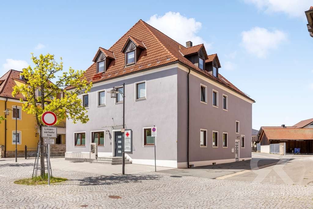 Immobilie in Grafenwöhr - Lange und Sichere Mieteinnahmen: Kapitalanlage mit Arztpraxis als starkem Ankermieter in Grafenwöhr - Bild 0