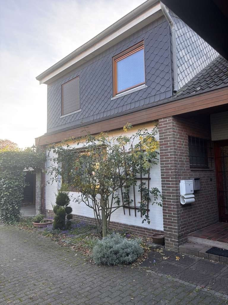 Immobilie in Reinbek - Großzügiges Einfamilienhaus - viel Platz zum Wohnen und Leben - Bild 1