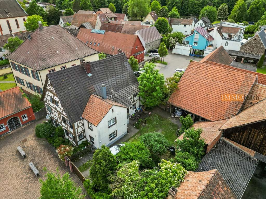 Immobilie in Sasbach am Kaiserstuhl - IMMORath.de - *Kulturdenkmal* 5-Zimmer Doppelhaushälfte mit Charme - Bild 0