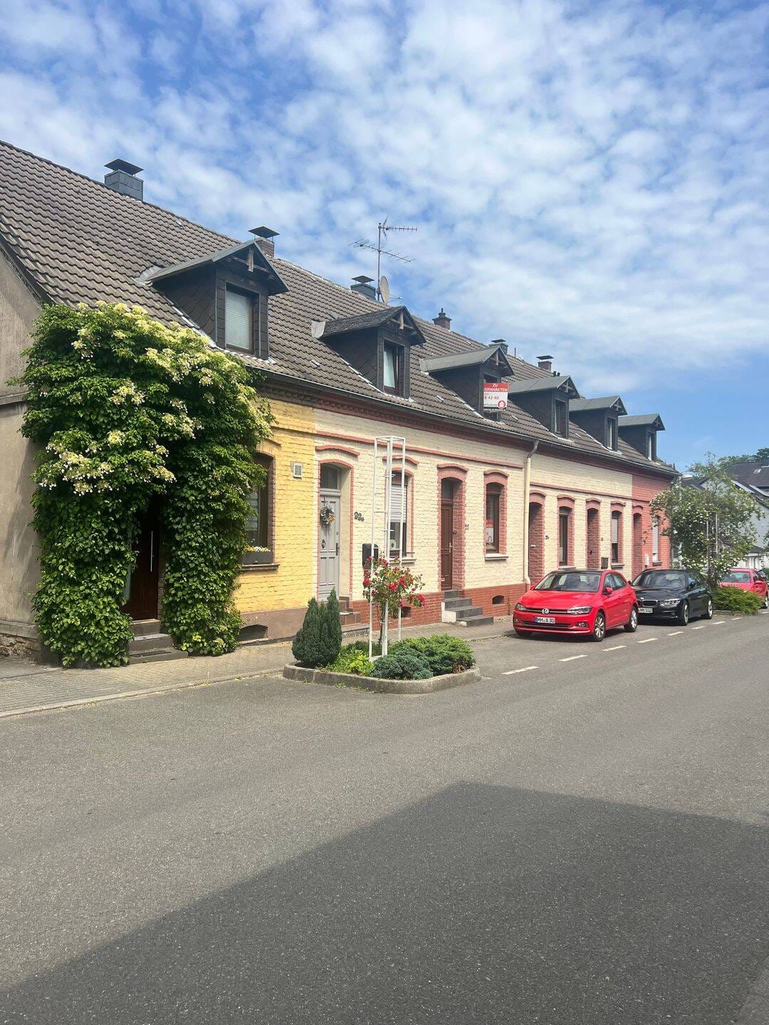Immobilie in Mülheim an der Ruhr - "Haus im Haus" mit schönem Garten und PKW-Stellplatz in Saarn nah der Ruhr - Bild 1