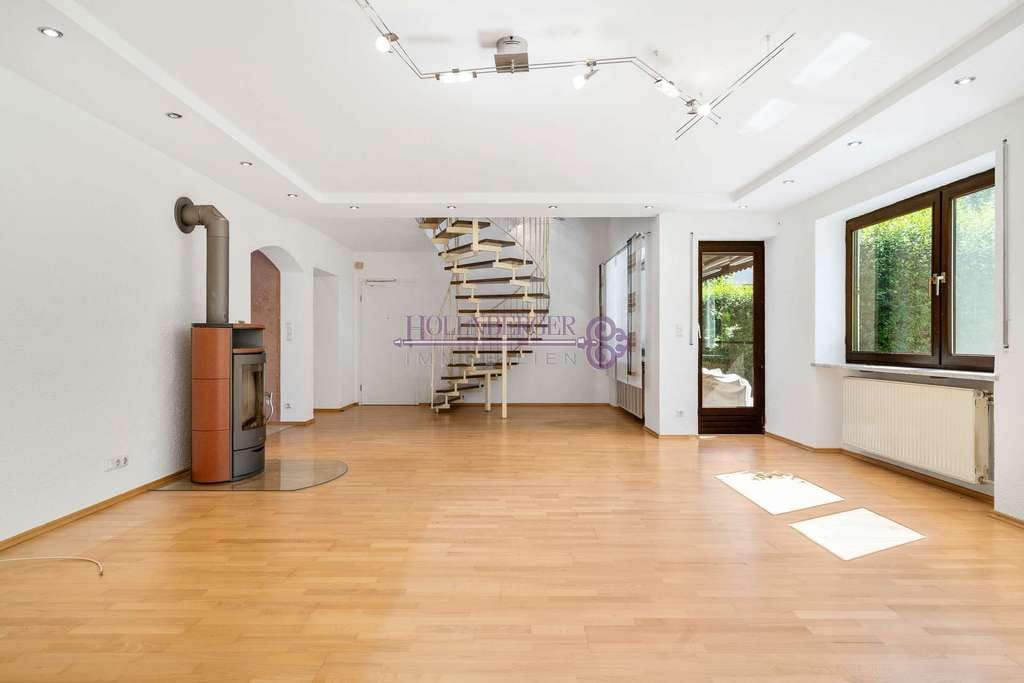 Immobilie in Lappersdorf - Großzügige Maisonette-Wohnung mit ca. 700 m² Garten – Wohnen wie im eigenen Haus! - Bild 3
