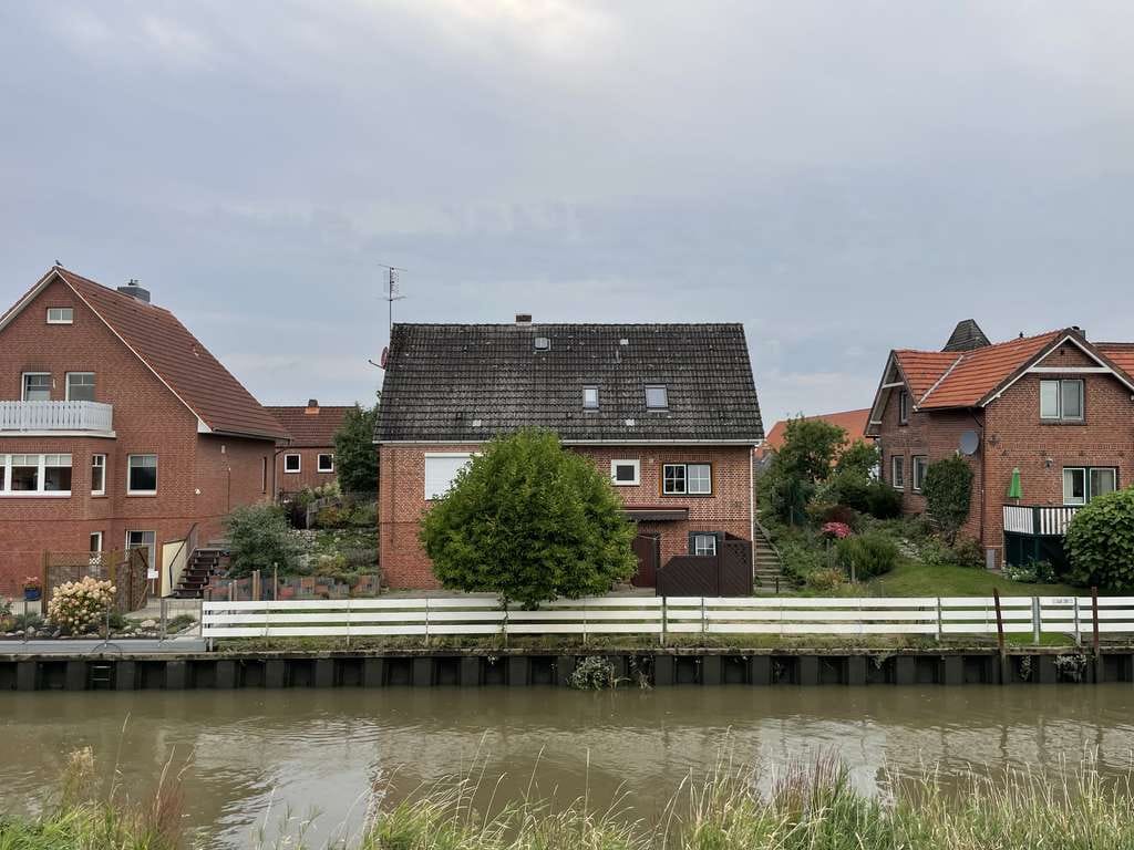 Immobilie in Steinkirchen - Freistehendes Haus am Wasser mit Garten und Zugang zur Lühe - Bild 1
