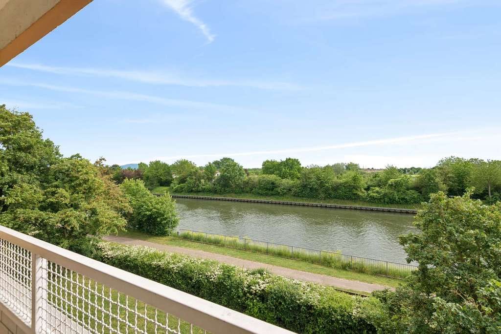 Immobilie in Ilvesheim - Sehr gepflegte 4 Zimmer Wohnung in Ilvesheim mit beeindruckender Aussicht - Bild 0