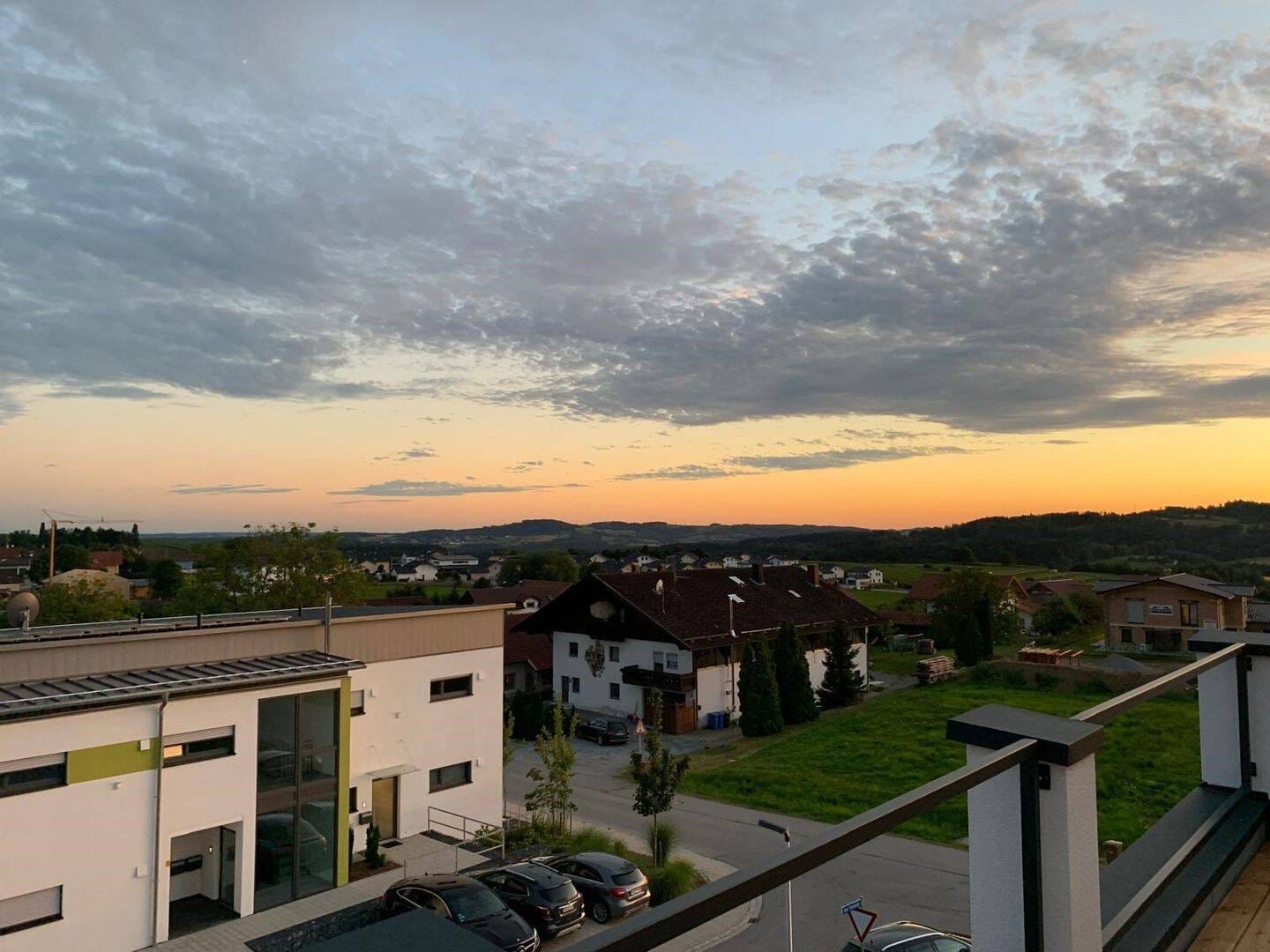 Immobilie in Neukirchen vorm Wald - Moderne, hochwertige und helle 2-Zimmer-Penthouse-Wohnung in exklusiver Aussichtslage - Neukirchen vorm Wald. - Bild 2