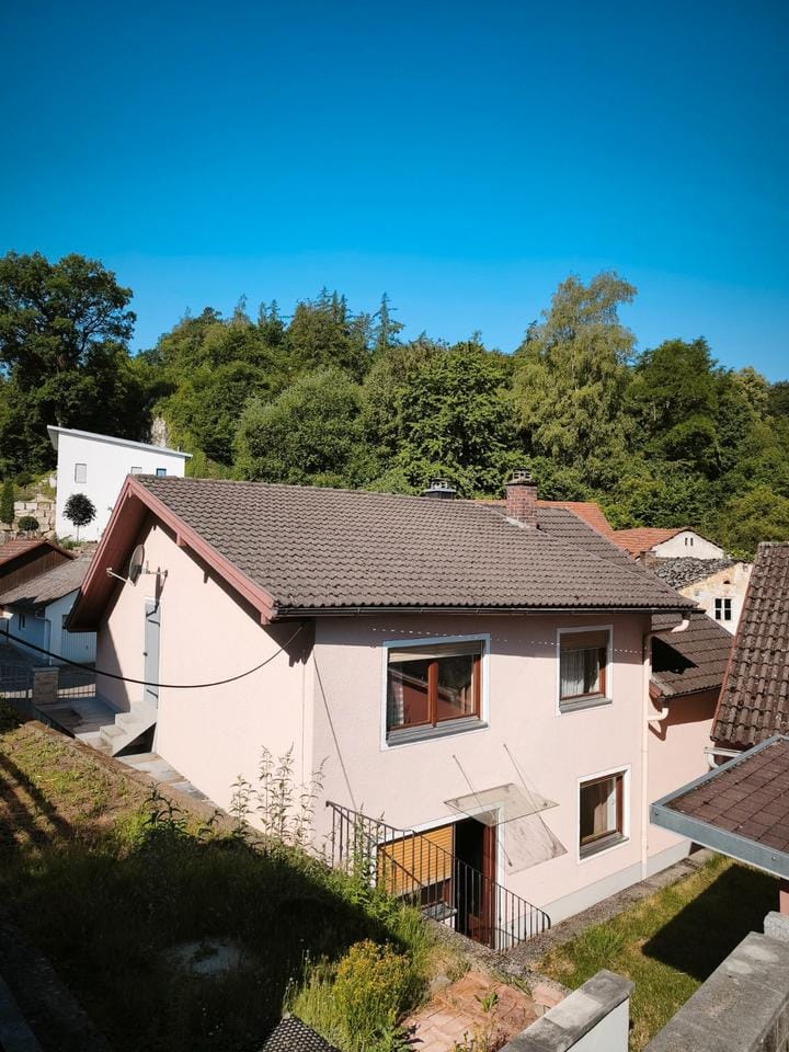 Immobilie in Wellheim - Einfamilienhaus, freistehend, 144m² Wohnfläche, Gelegenheit mit viel Potenzial, zum TOP-Preis - Bild 0