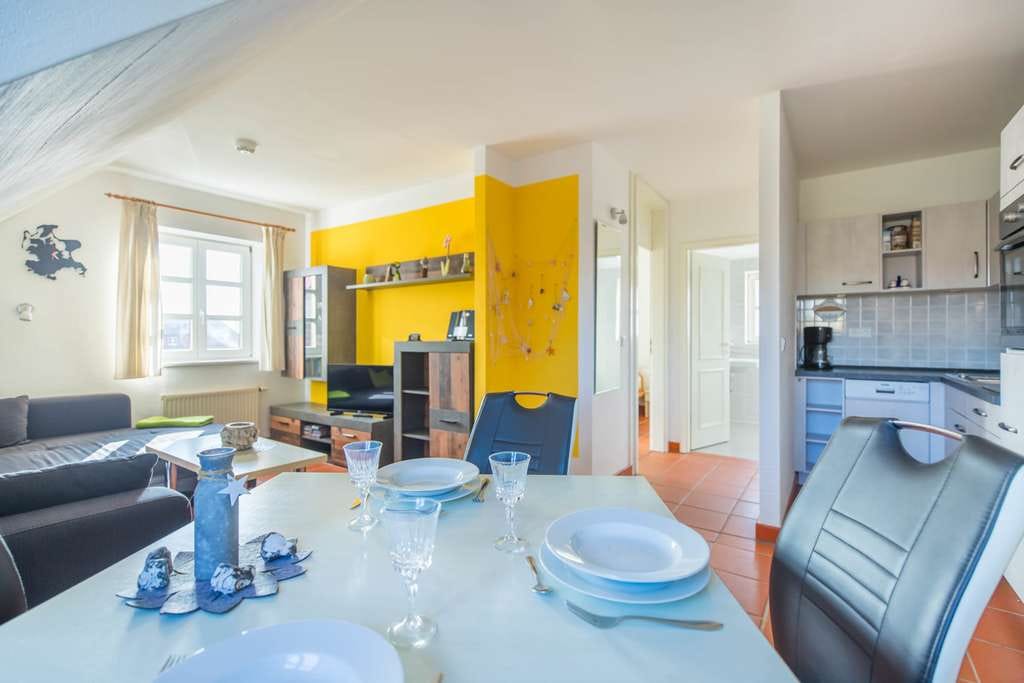 Immobilie in Dranske - Nur ca. 400m bis zur Ostsee! Gemütliche Dachgeschosswohnung mit PKW-Stellplatz in Dranske-Bakenberg - Bild 2