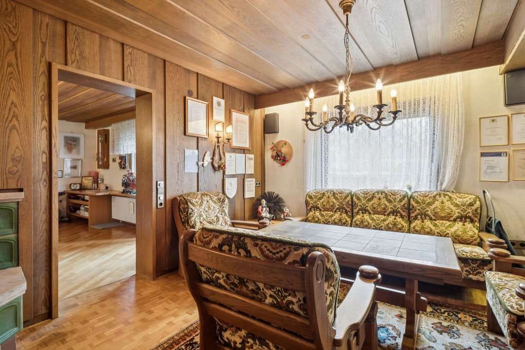 Immobilie in Lenzkirch - Zweifamilienhaus mit viel Platz und Möglichkeiten. - Bild 3
