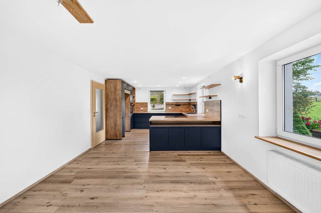 Immobilie in Bad Kötzting - Naturnah wohnen in Bad Kötzting – modernisiertes Einfamilienhaus mit Pelletheizung & großem Garten - Bild 2