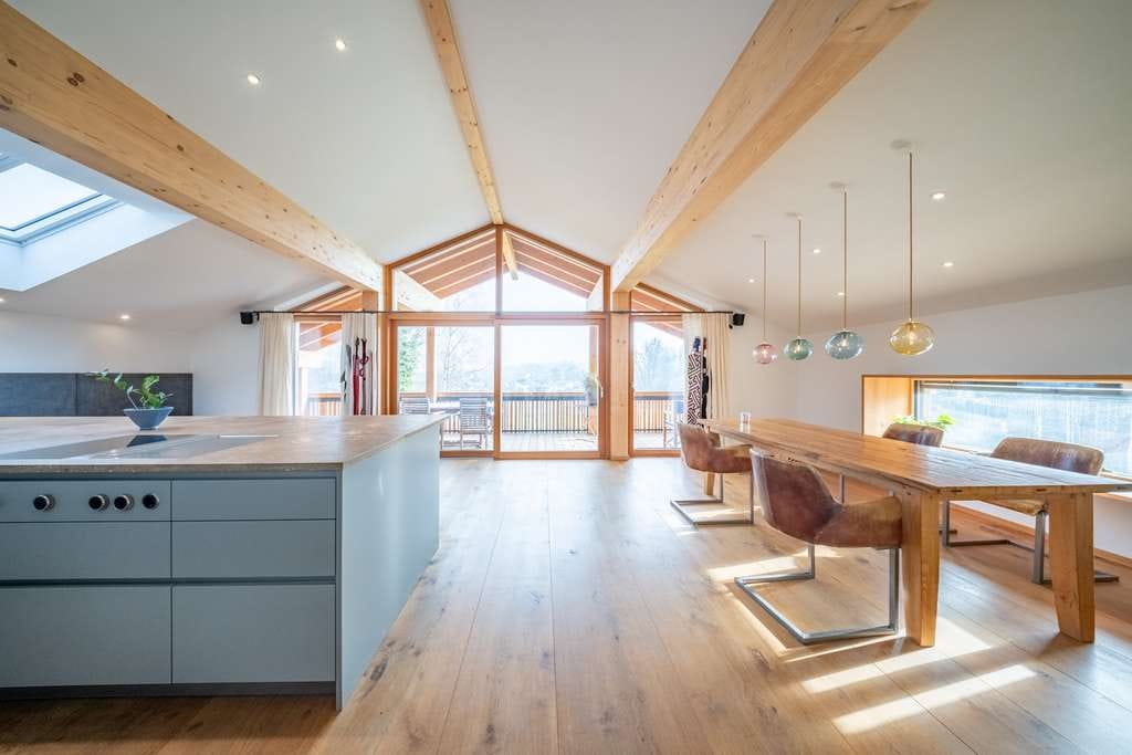 Immobilie in Bad Feilnbach - Exklusives Mehrgenerationenhaus mit einzigartigem Bergpanorama und hochwertiger Ausstattung  - Bild 0