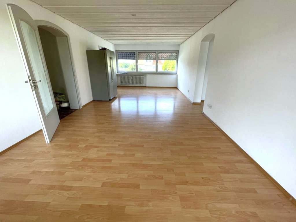 Immobilie in Peiting - Ihre Alternative zum eigenen Haus:
Großzügige 4-Zimmer-Wohnung
 im 1. OG mit 2 Südbalkonen - Bild 2