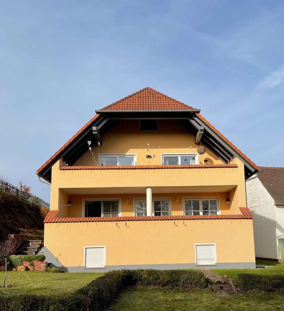 Immobilie in Markt Taschendorf - Wohn- und Geschäftshaus mit großen Lagerflächen für Handel und Handwerk - Bild 1