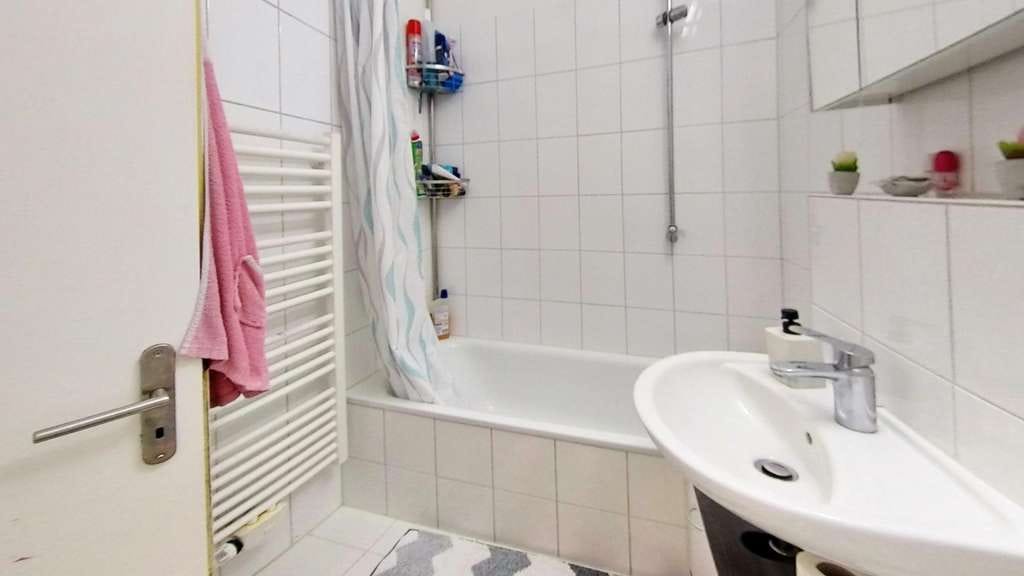 Immobilie in Ammersbek - 4,5 % Rendite im Hamburger Speckgürtel | Gepflegte 3-Zimmer-Wohnung mit Balkon - Bild 2