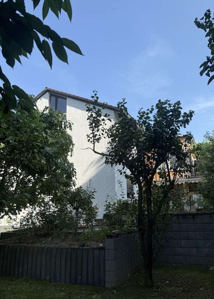 Immobilie in Nieder-Olm - Freistehendes, vielseitig nutzbares Zweifamilienhaus mit großem Garten - Bild 2