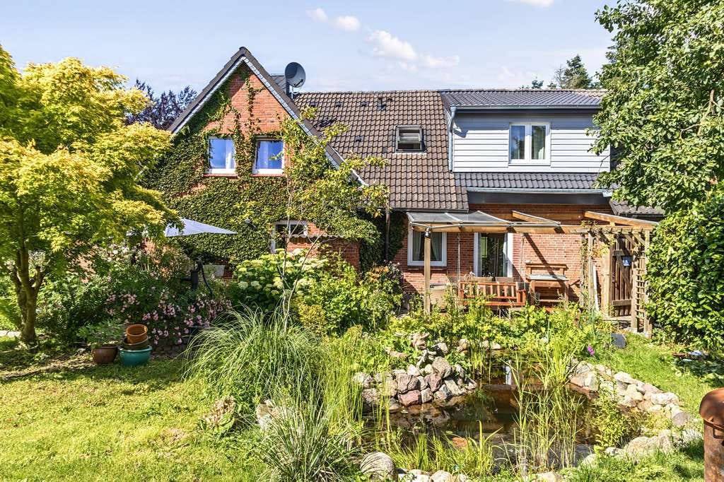 Immobilie in Rieseby - Landhausflair trifft Familienglück – Großzügiges Zuhause auf traumhaftem Grundstück in Rieseby - Bild 0