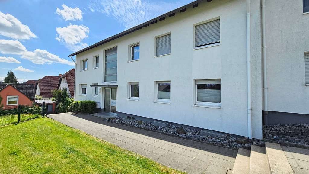 Immobilie in Odenthal - Ansprechende 2-Zimmer-Eigentumswohnung mit PKW-Stellplatz und Keller, im Herzen von Odenthal-Glöbusc - Bild 2